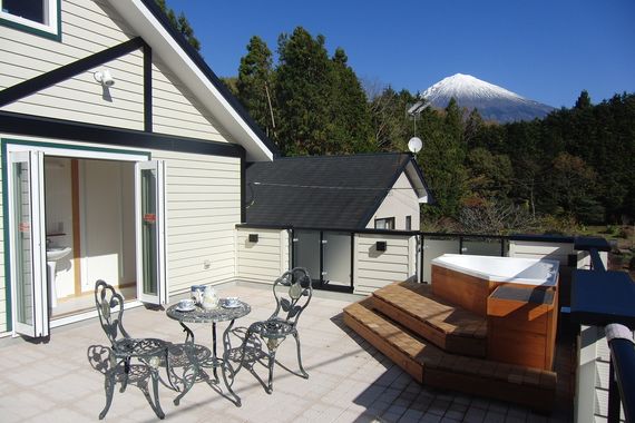富士山を一望　屋上庭園